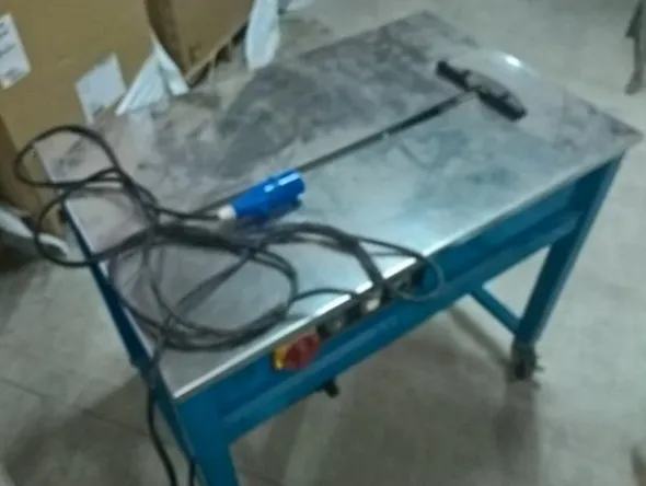 4#2974 Reggiatrice elettrica e clip chiusura imballaggio