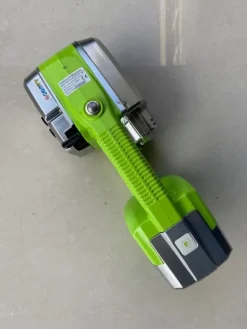 7#4978 Reggiatrice manuale a batteria