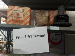 245#8002 Ricambi per trattori Fiat