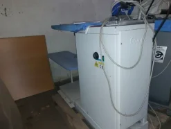 1#8180 Rimanenze di magazzino abbigliamento e macchine per confezionamento