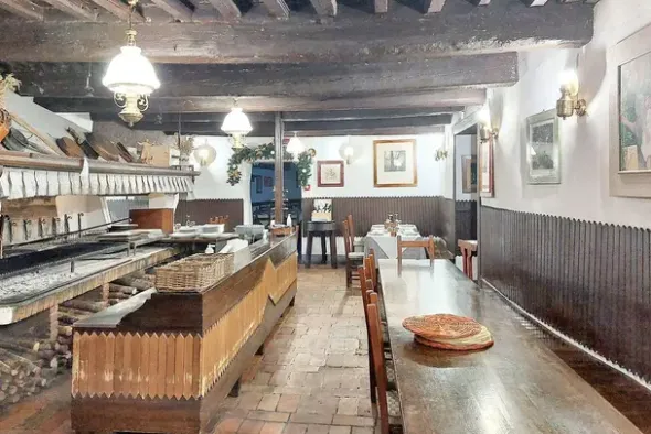 #22578 Ristorante arredato pertinenze e avviamento