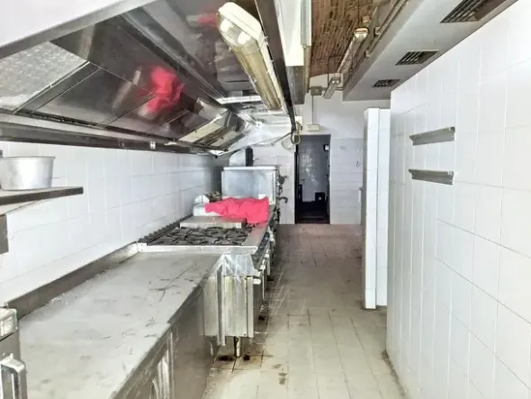 #2515027 Ristorante in palazzo storico e servizi