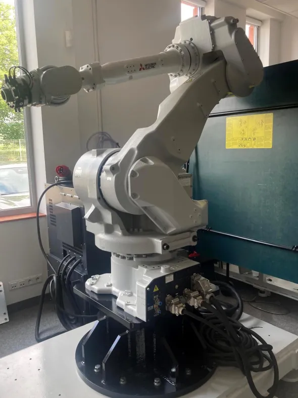 Robot MITSUBISHI RV-70FM-D1-S15