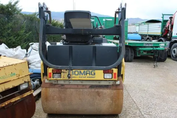 47#3918 Rullo Bomag