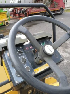 13#5701 Rullo compattatore Dynapac CC102