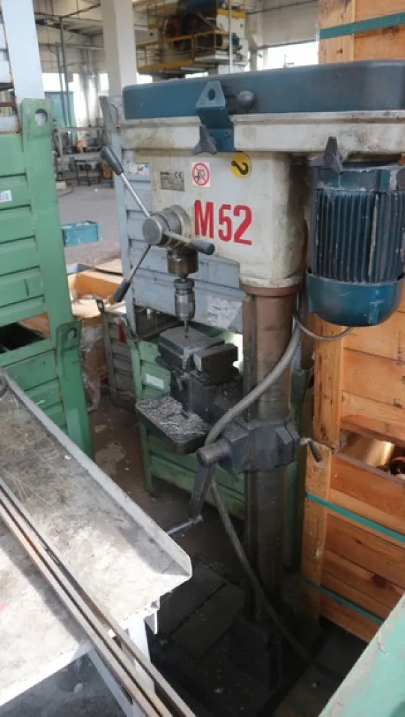 8#5049 Saldatrice Weldtronic e trapano a colonna Serrmac