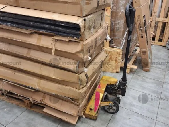 33#10103 Scaffalatura per punto vendita commerciale