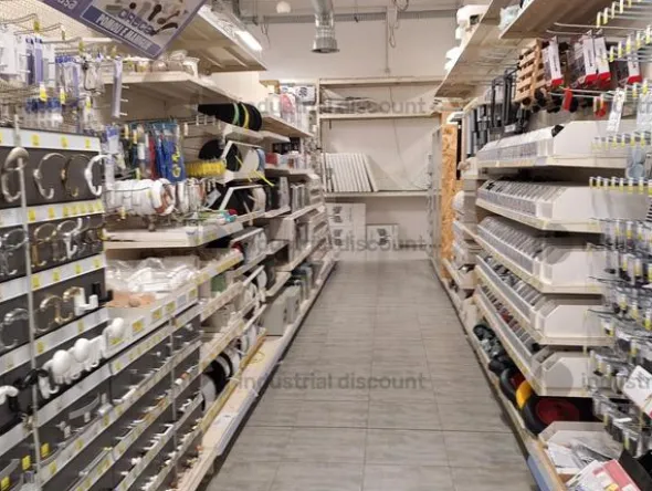33#10103 Scaffalatura per punto vendita commerciale