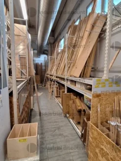 33#10103 Scaffalatura per punto vendita commerciale