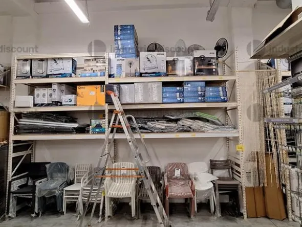 33#10103 Scaffalatura per punto vendita commerciale