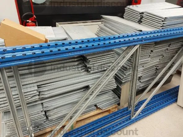 5#8726 Scaffalature