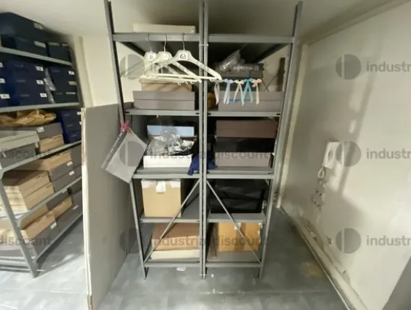 8#9748 Scaffalature