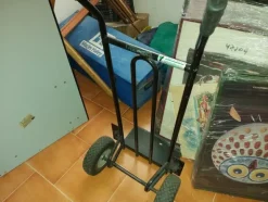 1#8455 Scaffalature e arredamento vario