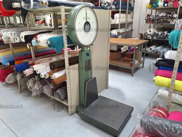 2#9215 Scaffalature macchine per stoccaggio tessuti e arredo d'ufficio
