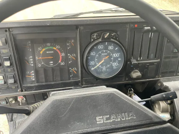 SCANIA R 142 RIBALTABILE TRILATERALE