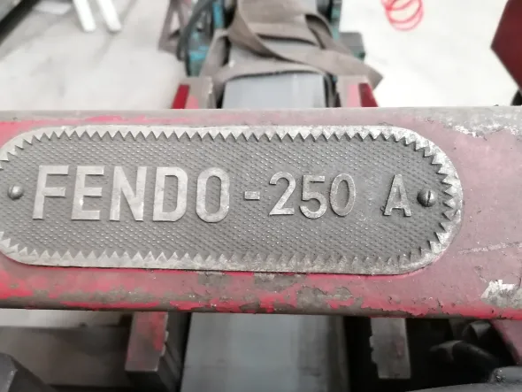 Segatrice a nastro FENDO 250A – sega per metallo