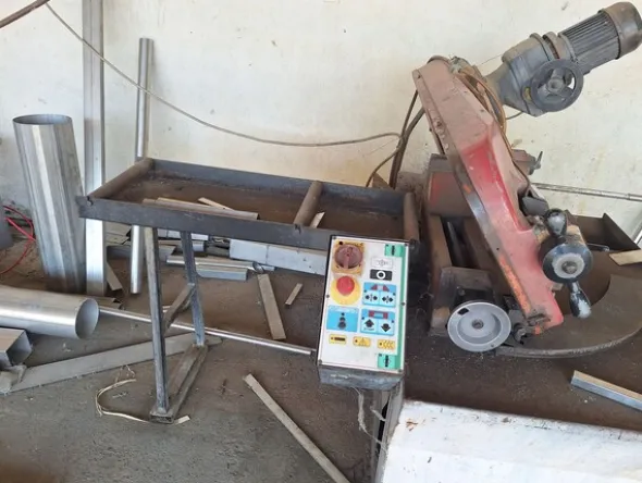 23#8413 Segatrice a nastro semiautomatica
