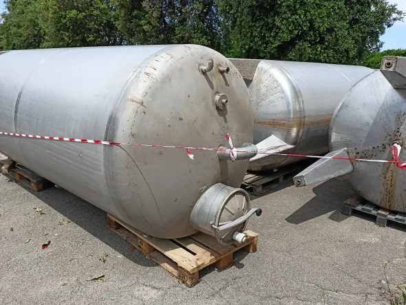 Serbatoi acciaio AISI 304 verticali 6000 lt