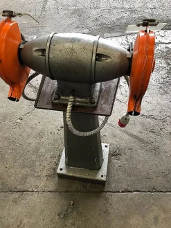 Smerigliatrice molatrice usata