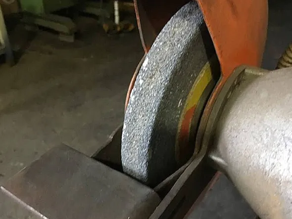 Smerigliatrice molatrice usata