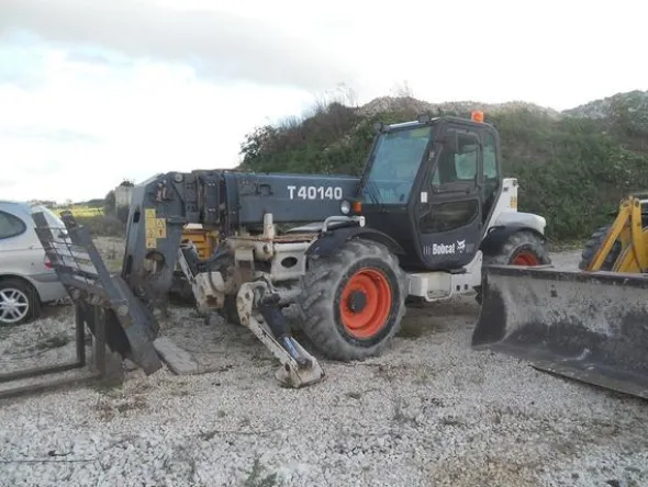1#4437 Sollevatore telescopico Bobcat