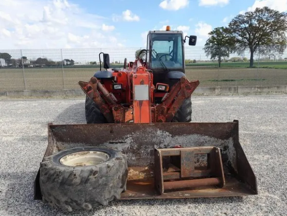8#8084 Sollevatore telescopico Manitou MVT1330 SL