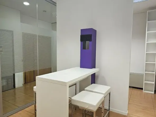 #25097 Spazioso ufficio arredato in posizione strategica