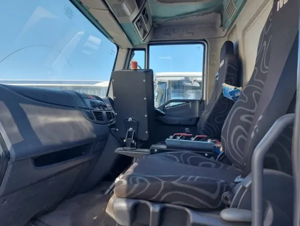 30#7528 Spazzatrice Iveco