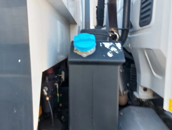 30#7528 Spazzatrice Iveco