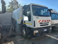 28#7528 Spazzatrice Iveco