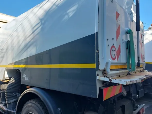28#7528 Spazzatrice Iveco