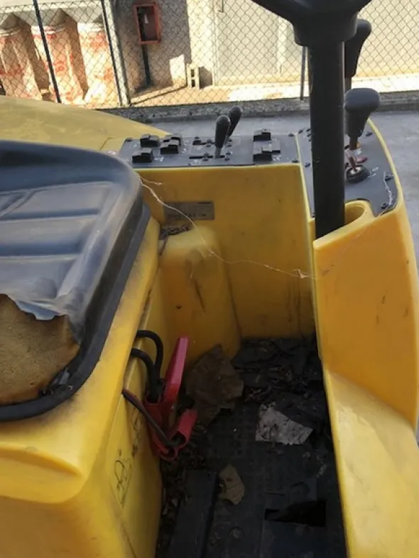 5#5397 Spazzatrice Karcher KMR 1250