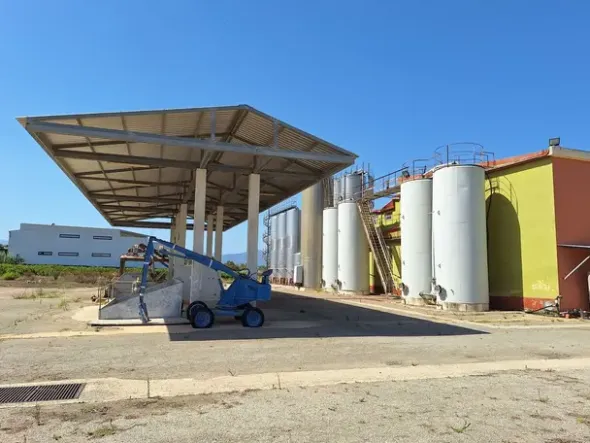 #24291 Stabilimento cantina costituito da fabbricato e attrezzature