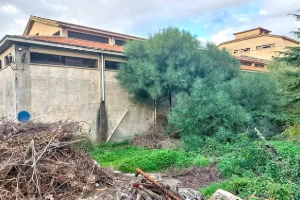 #2537366 Stabilimento con pertinenze da ristrutturare
