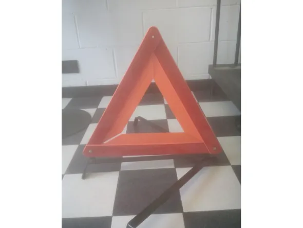 STAMPI TRIANGOLI NORMATIVA EUROPEA