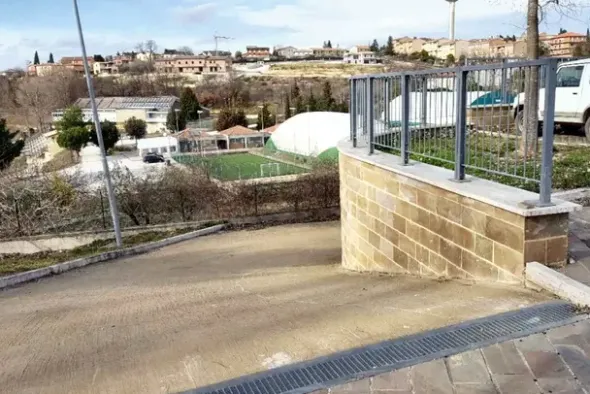 #20711 Stazione di servizio rifornimento carburanti