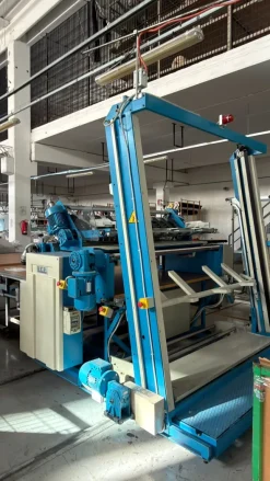 Stenditore automatico B.K.R con tavolo da taglio