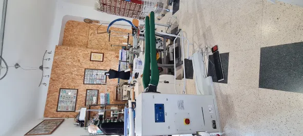 stiro apertura cuciture pantalone rotondi