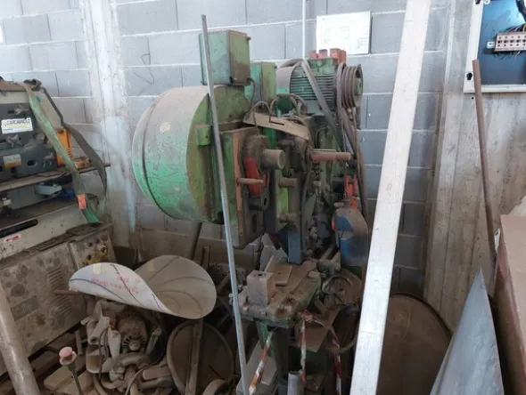 2#72670 Stock di attrezzature dismesse e materiale ferroso