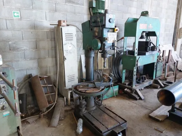 2#72670 Stock di attrezzature dismesse e materiale ferroso