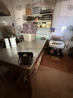 2#10098 Stock di attrezzature e arredi per panificio