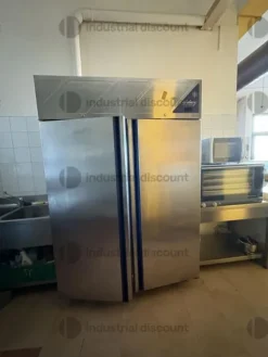2#10098 Stock di attrezzature e arredi per panificio