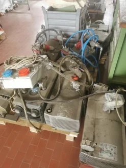 STOCK 30 POMPE VUOTO RIETSCHLE E BECKER VARIE POTENZE