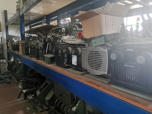 STOCK 30 POMPE VUOTO RIETSCHLE E BECKER VARIE POTENZE