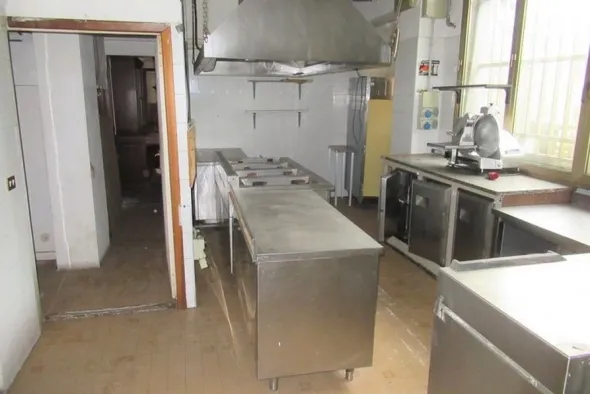 #8774 Struttura arredata con ristorante e camere
