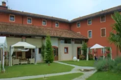 #14761 Struttura ricettiva con ristorante e piscina