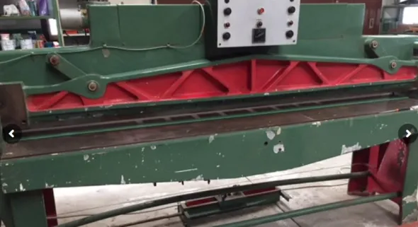 Taglierina per lastre legno, carta e gomma