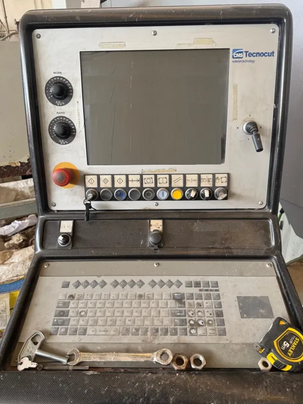 Taglio a getto d'acqua Tecnocut usato