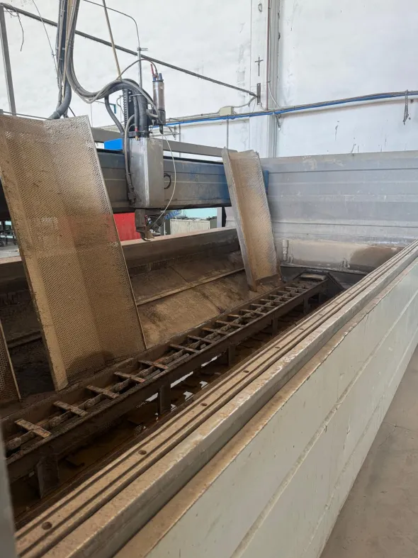 Taglio a getto d'acqua Tecnocut usato