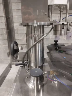 TAPPATORE PER LIQUORI O ACETO